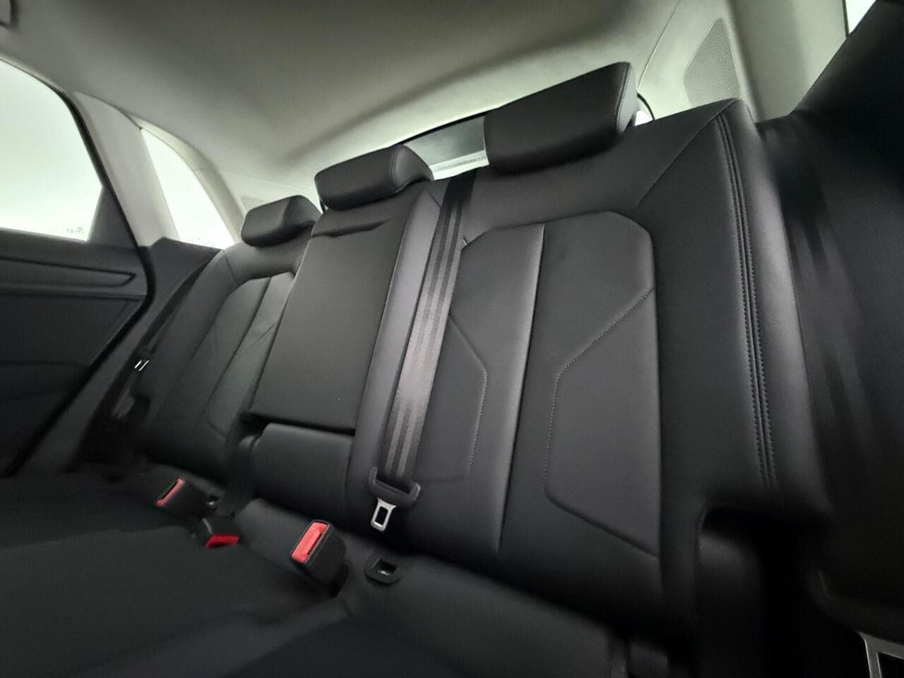 Audi Q3 thumbnail Seats Rear