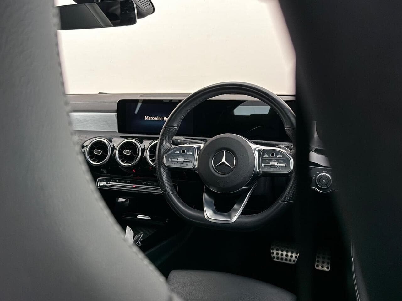 Mercedes-Benz CLA thumbnail Steering Wheel