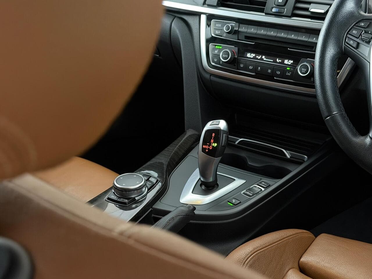 BMW 4 Series Gran Coupe thumbnail Interior Front