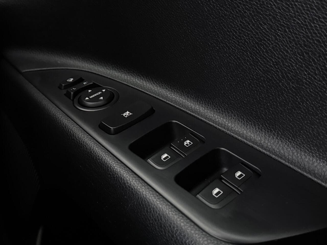 Kia Stonic thumbnail Misc Controls