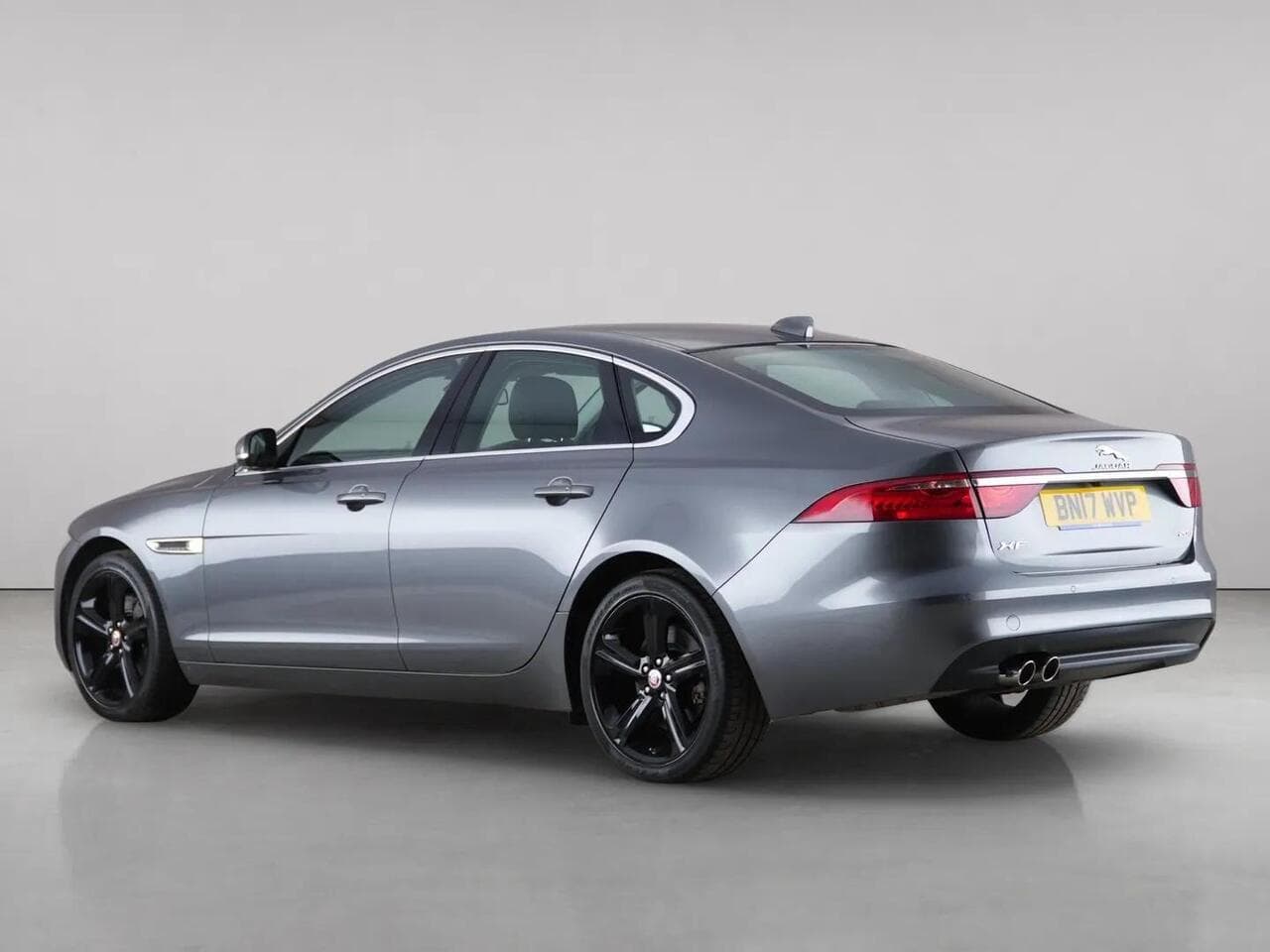 Jaguar XF thumbnail Rear Left