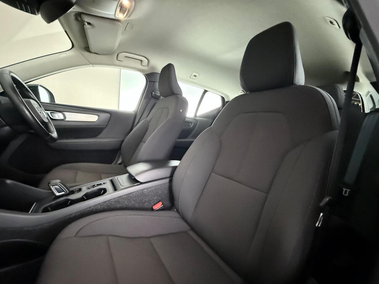 Volvo XC40 thumbnail Seat Front Passenger