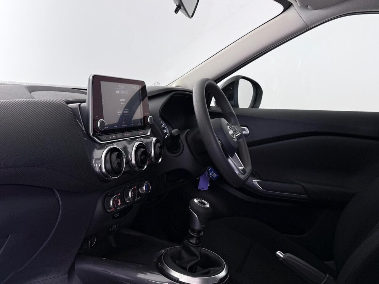 Nissan Juke thumbnail Interior Front