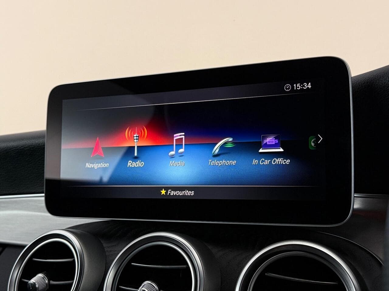 Mercedes-Benz C Class thumbnail Infotainment System