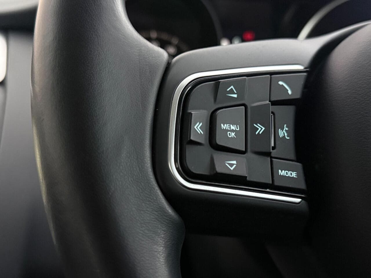 Jaguar E-PACE thumbnail Misc Controls