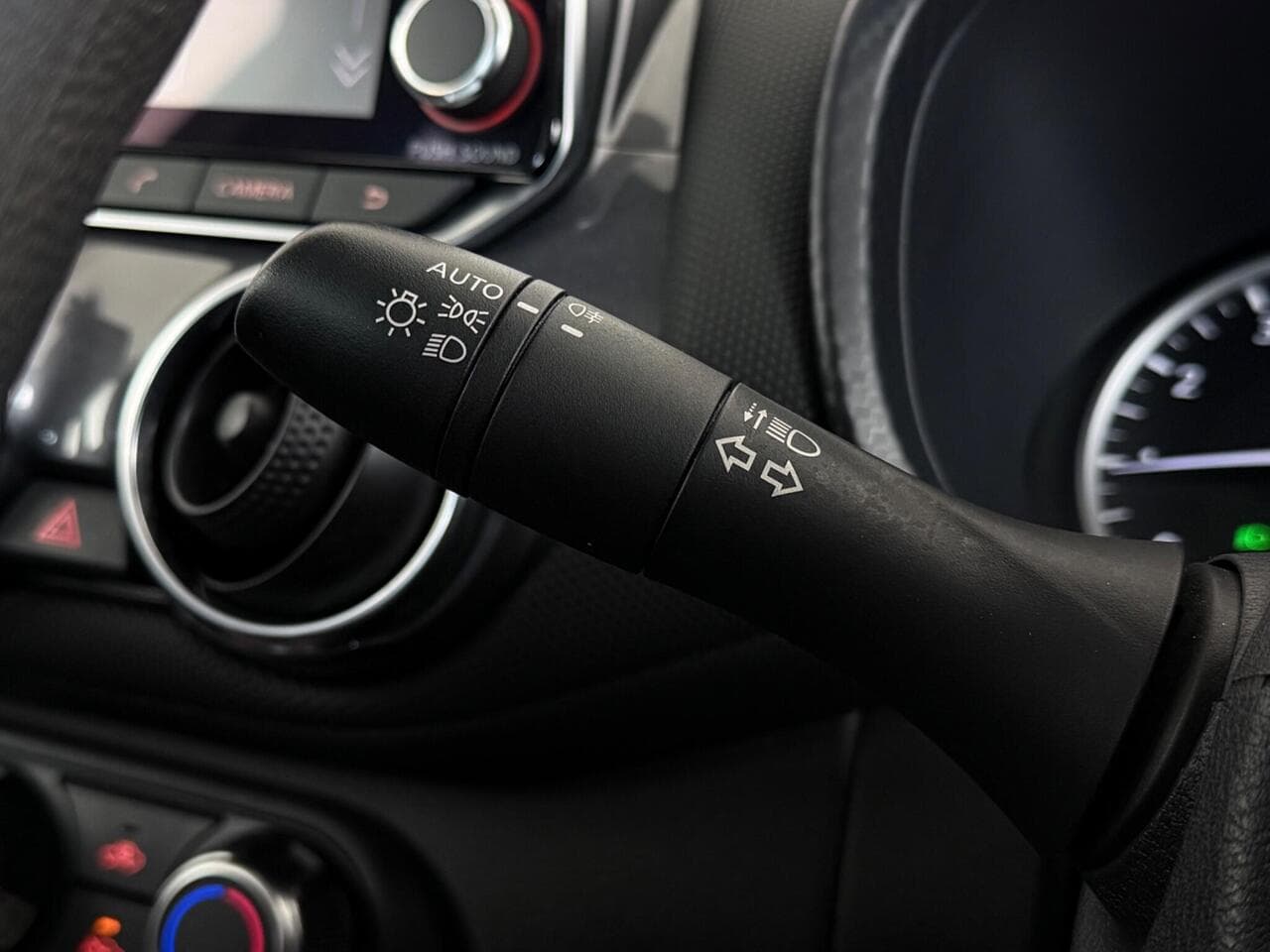 Nissan Juke thumbnail Misc Controls