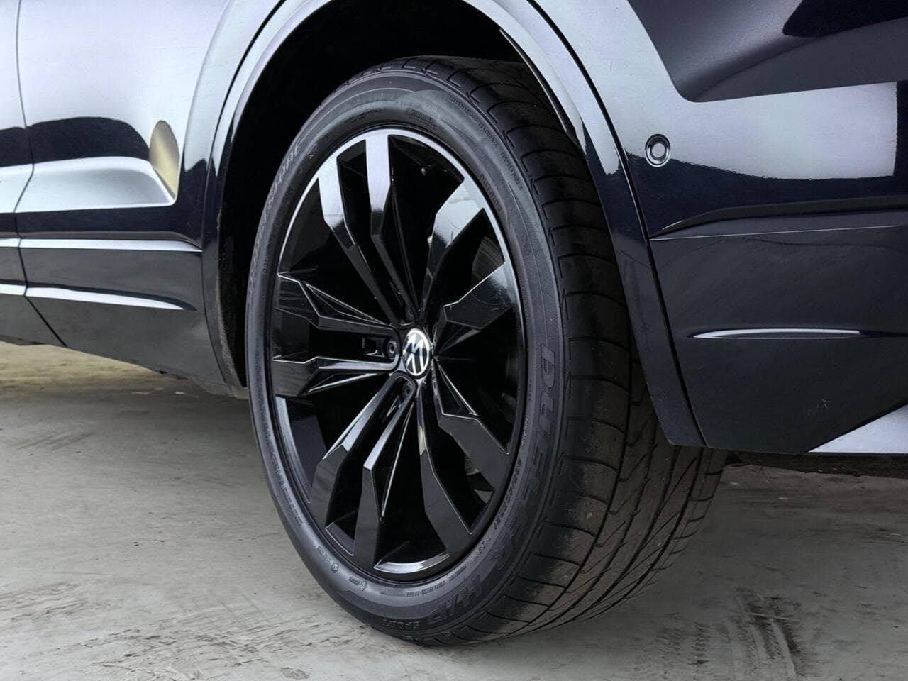 Volkswagen Touareg thumbnail Wheel