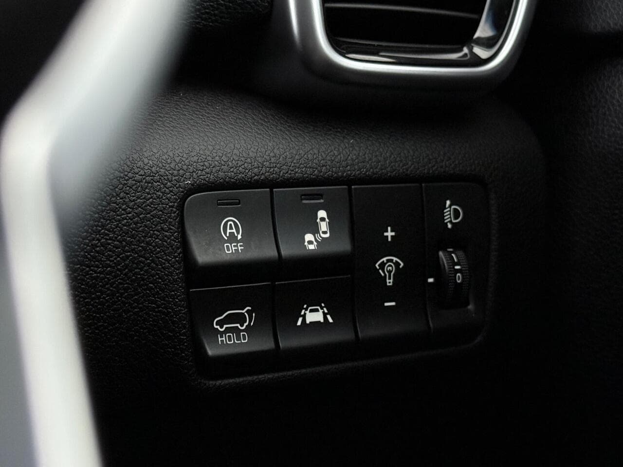 Kia Sportage thumbnail Misc Controls