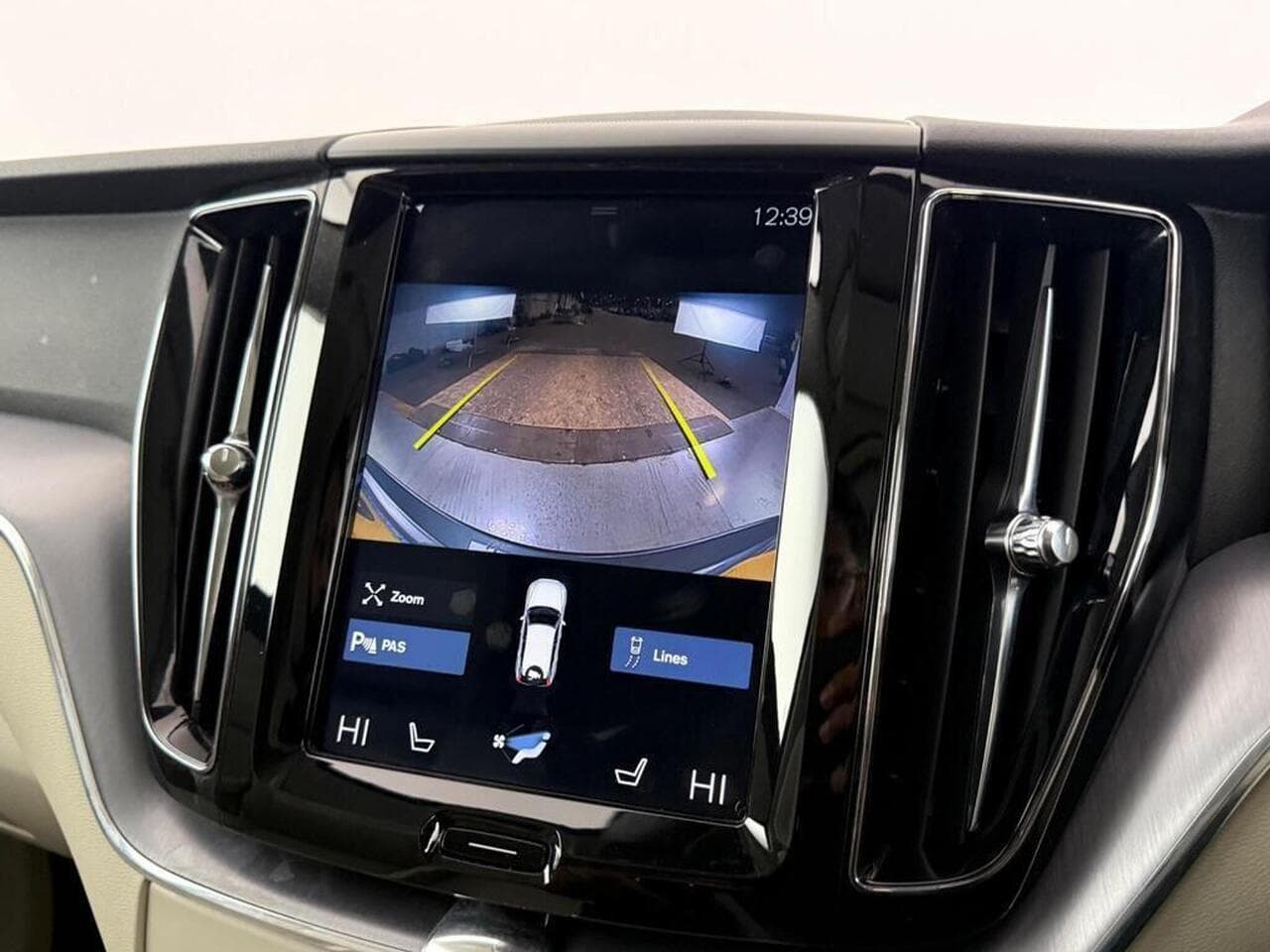 Volvo XC60 thumbnail Infotainment System