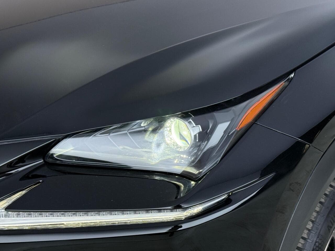 Lexus NX thumbnail Lights Front