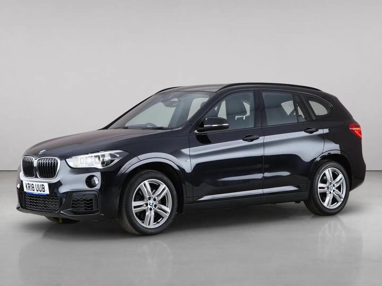 BMW X1 thumbnail Front Left