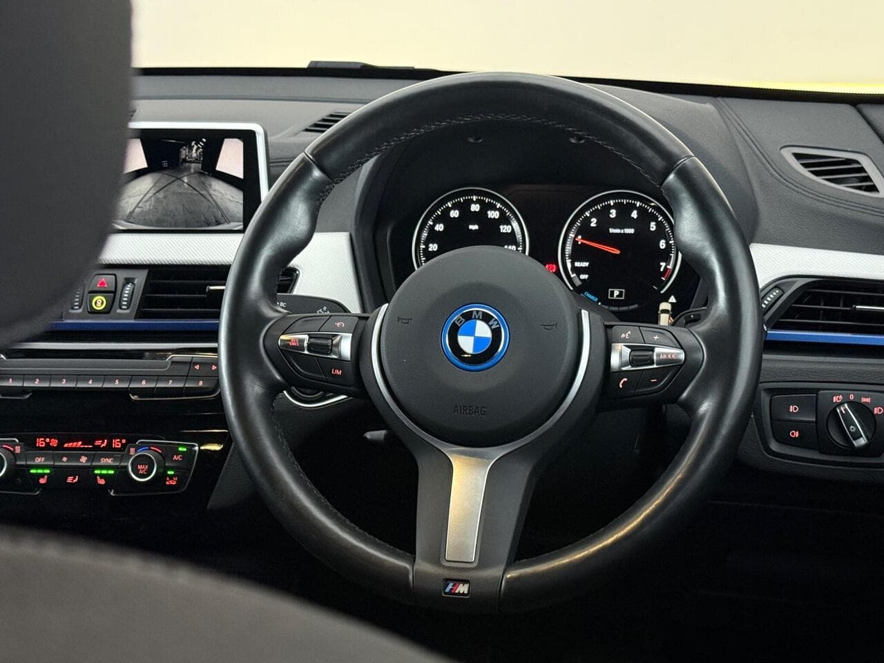 BMW X1 thumbnail Steering Wheel