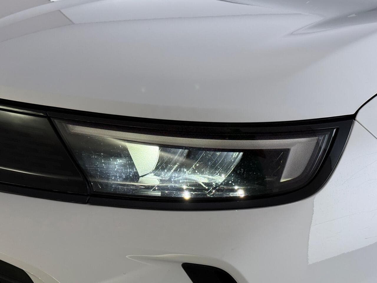 Vauxhall Mokka thumbnail Lights Front
