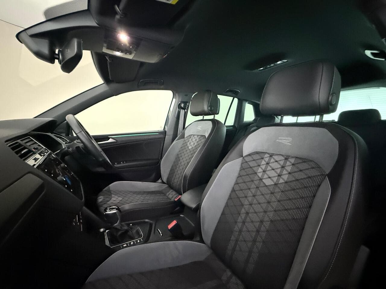 Volkswagen Tiguan thumbnail Seat Front Passenger