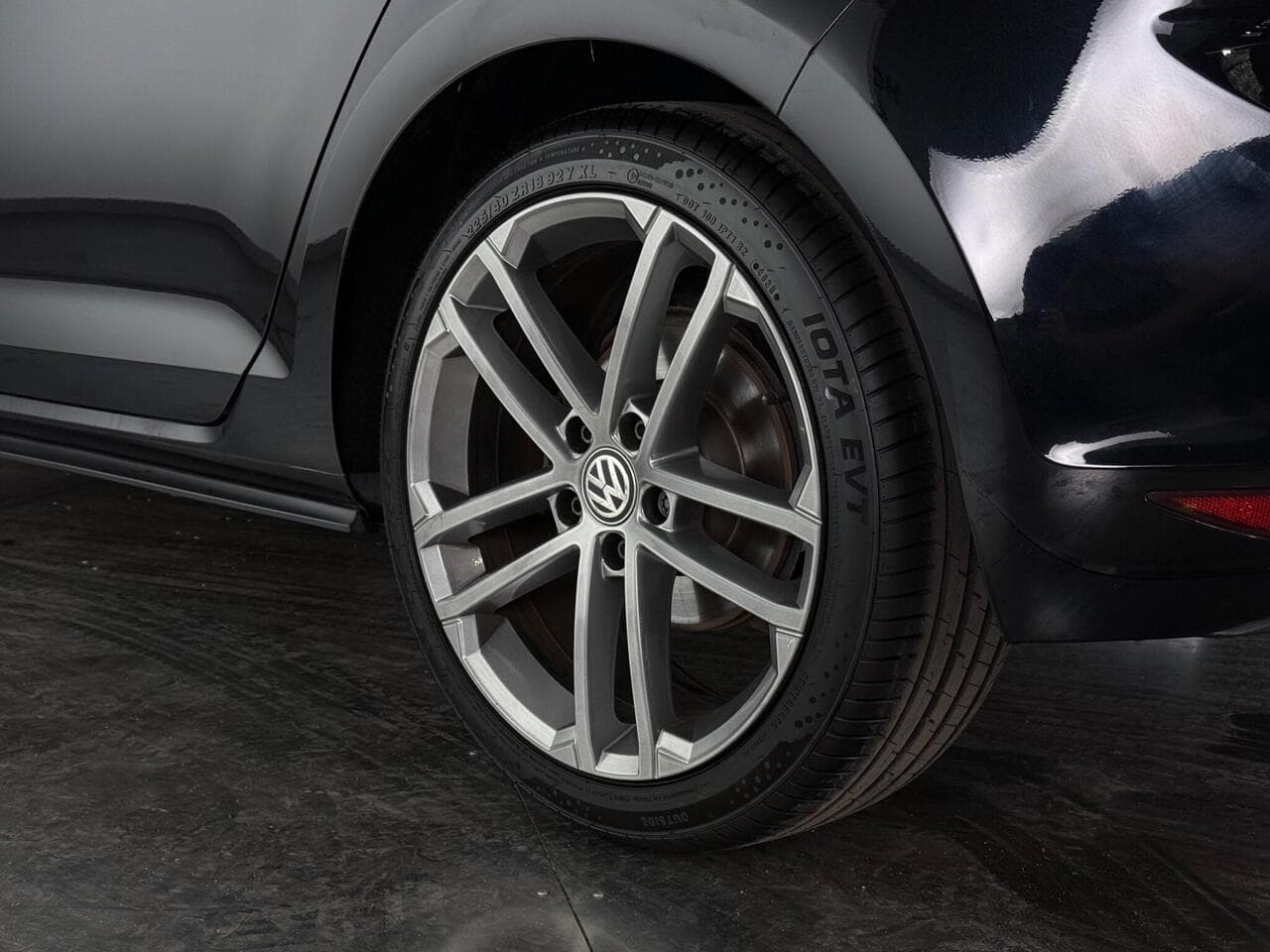 Volkswagen Golf thumbnail Wheel