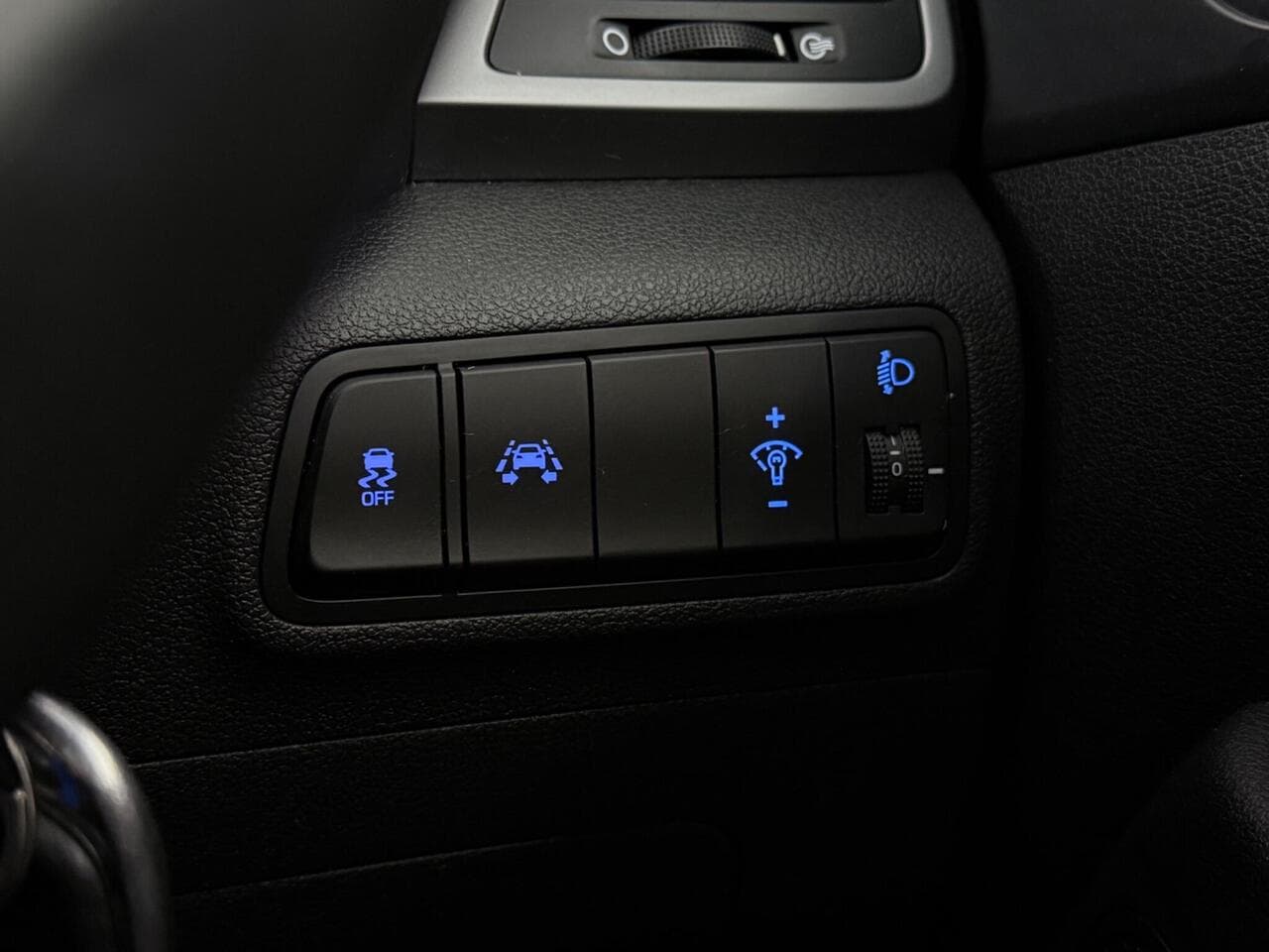 Hyundai TUCSON thumbnail Misc Controls