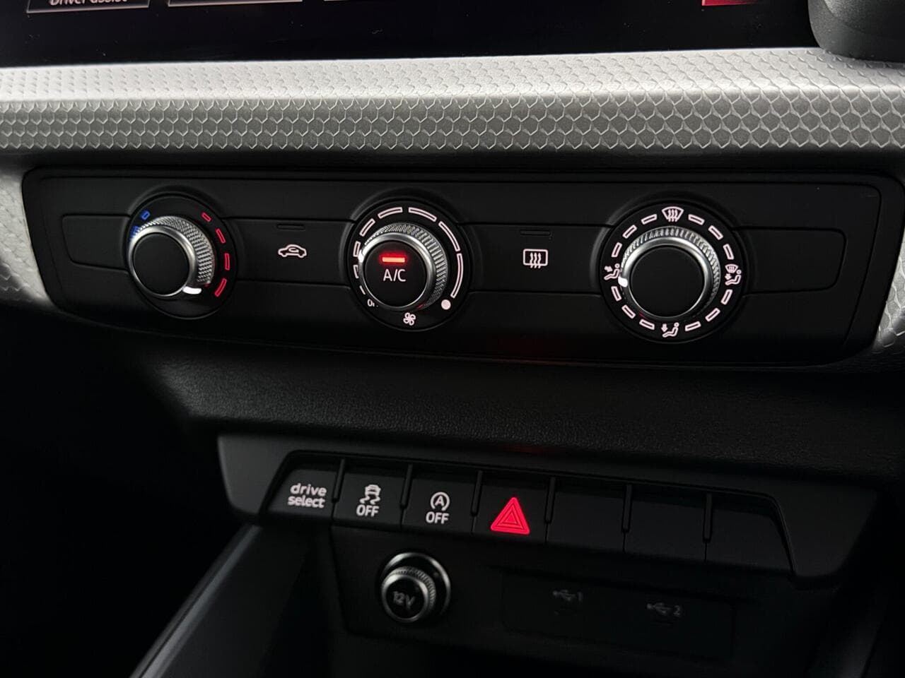 Audi A1 thumbnail Misc Controls