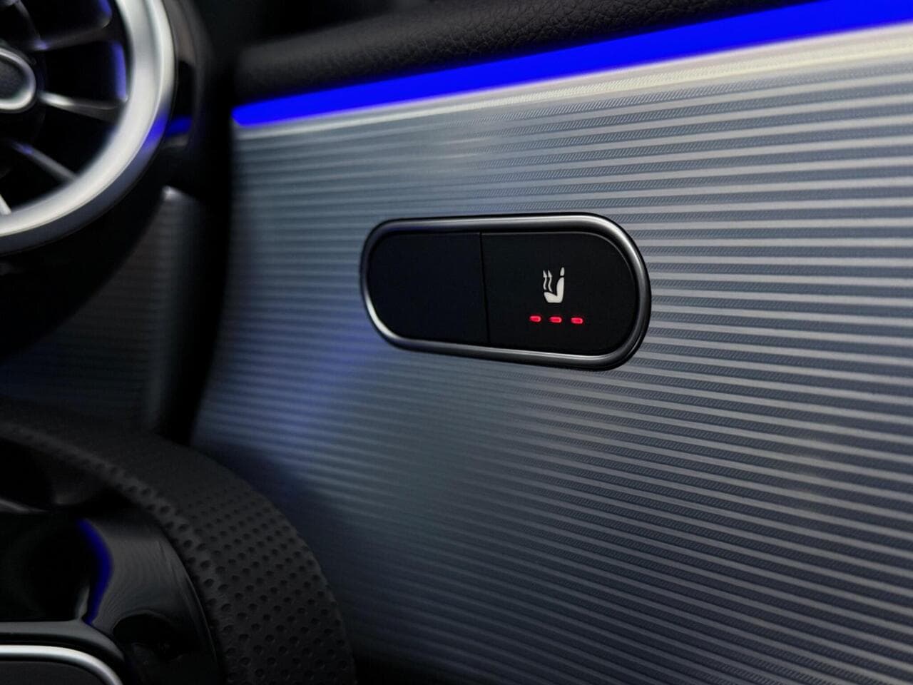 Mercedes-Benz A Class thumbnail Misc Controls