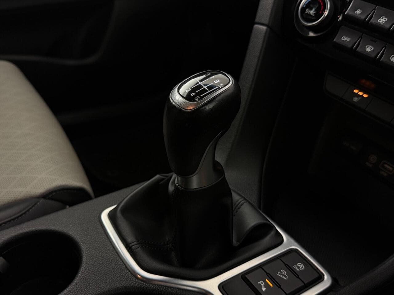 Kia Sportage thumbnail Interior Front