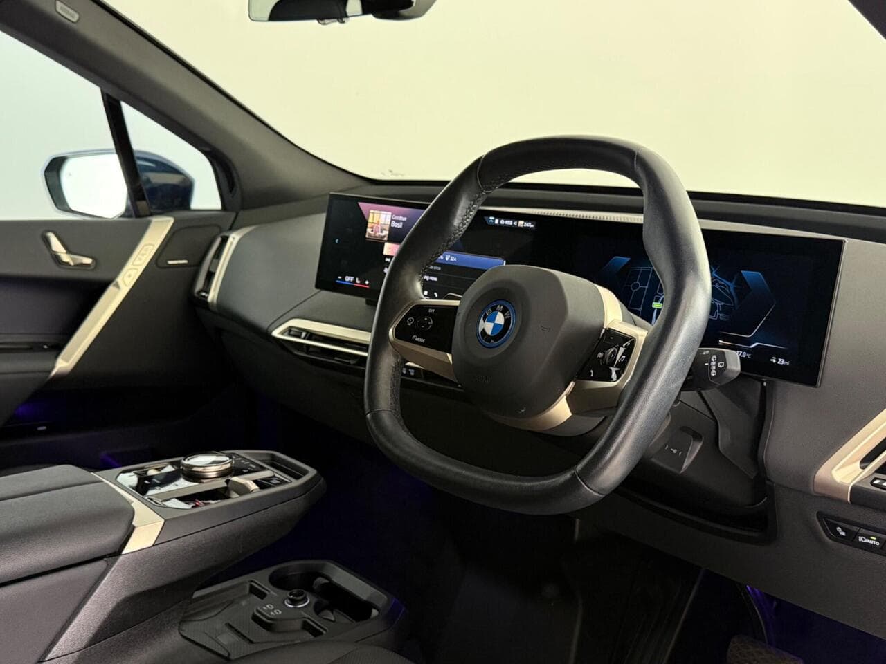 BMW iX thumbnail Interior Front