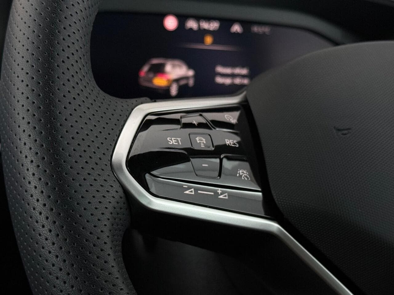 Volkswagen Tiguan thumbnail Misc Controls
