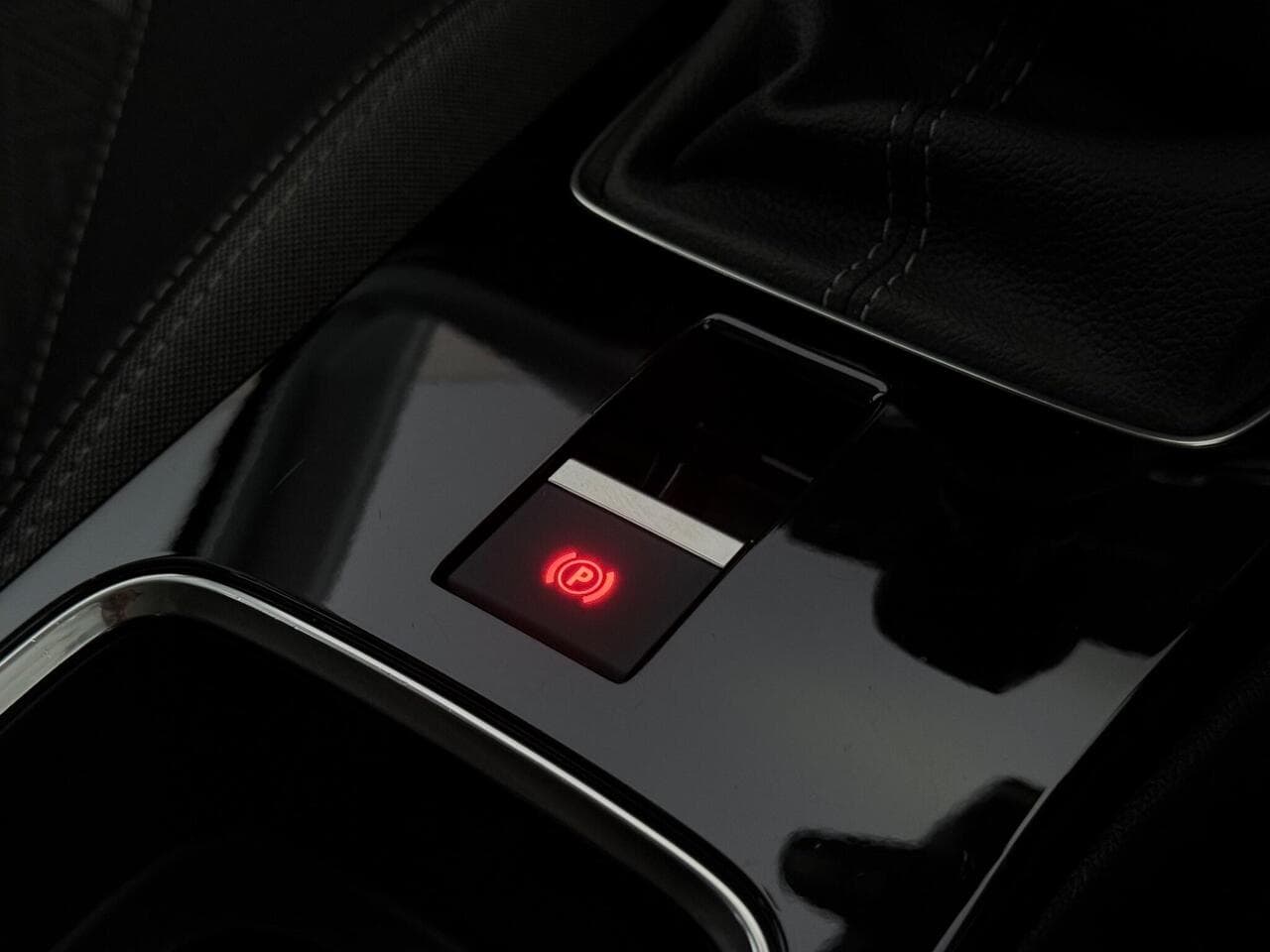 Vauxhall Mokka thumbnail Interior Front