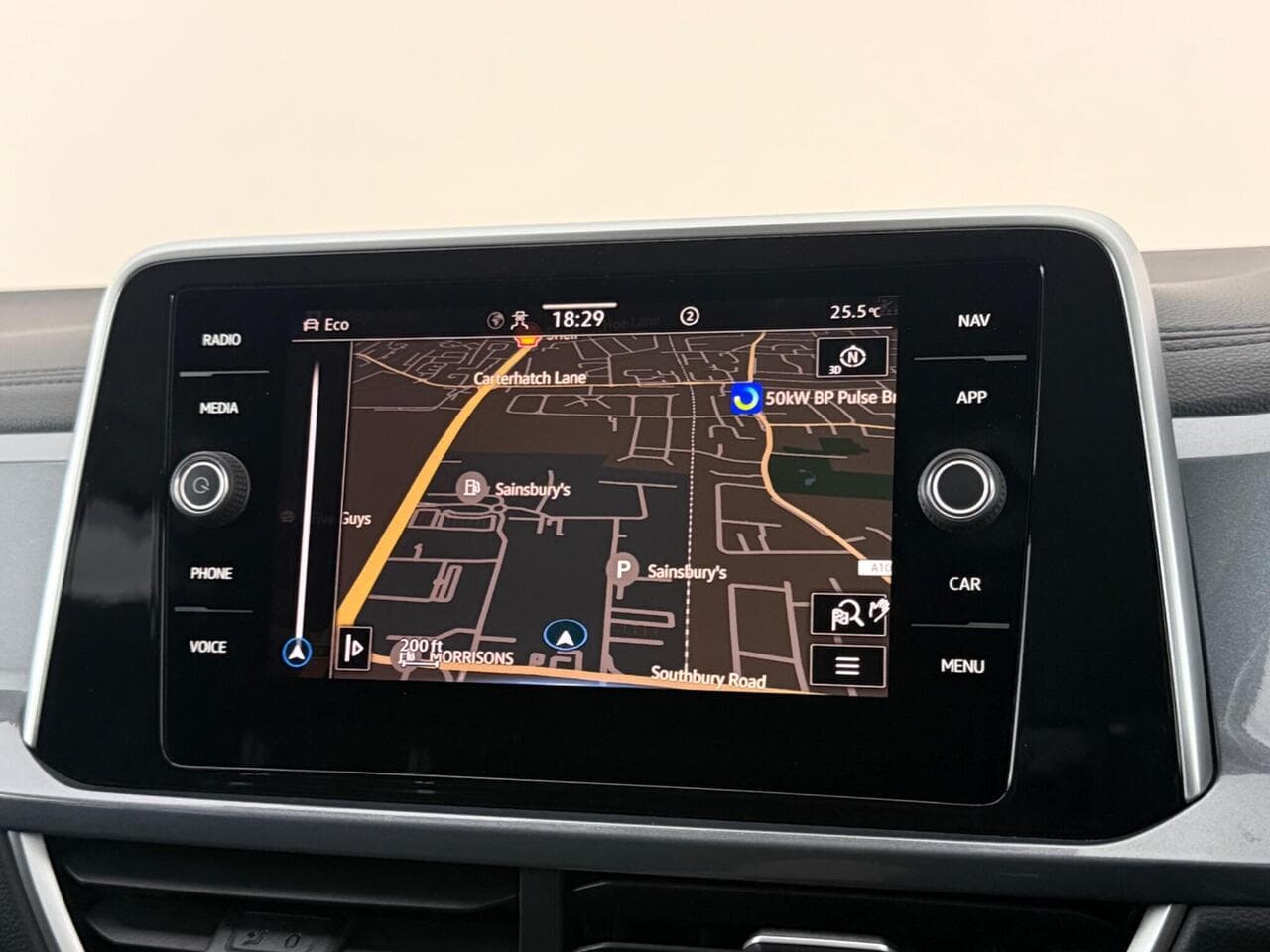 Volkswagen T-Roc thumbnail Infotainment System