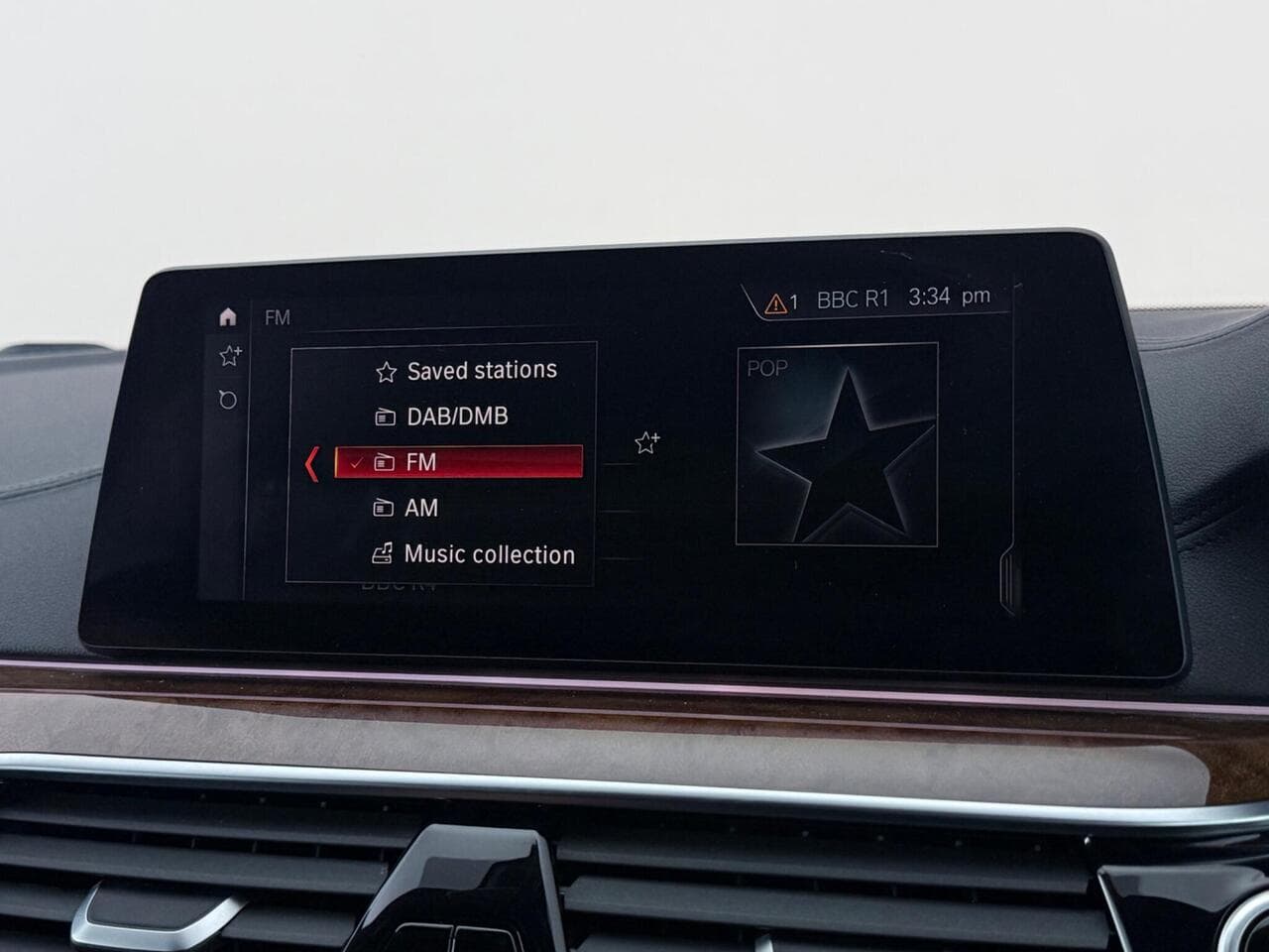 BMW 5 Series thumbnail Infotainment System