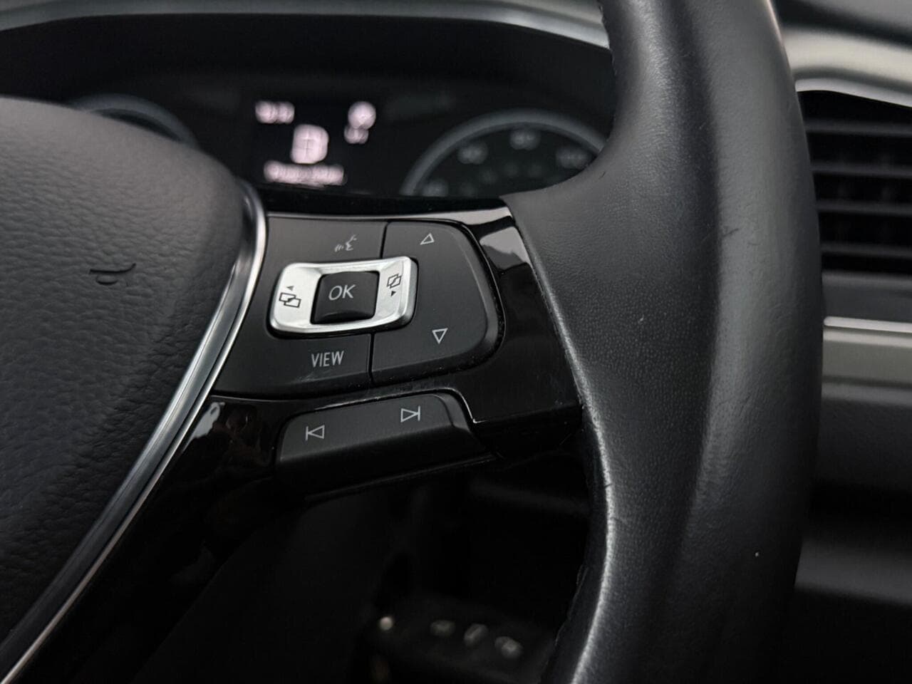 Volkswagen T-Roc thumbnail Misc Controls