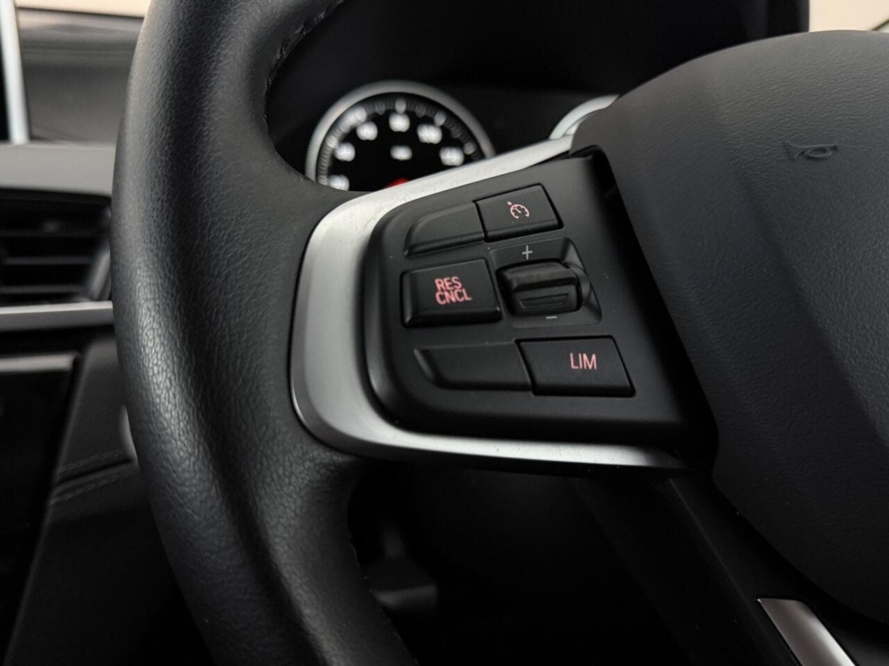 BMW X2 thumbnail Misc Controls