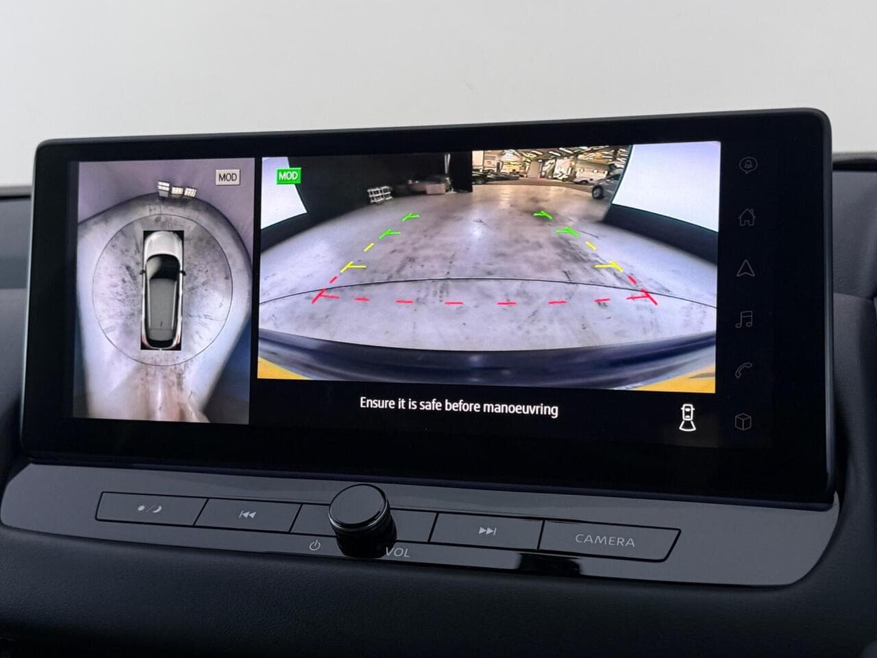 Nissan Qashqai thumbnail Infotainment System