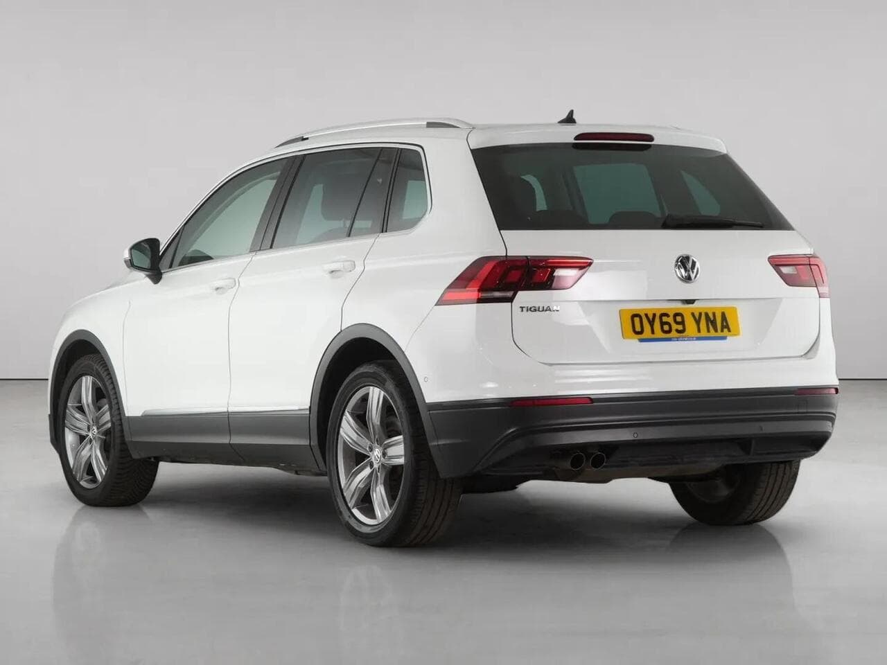 Volkswagen Tiguan thumbnail Rear Left