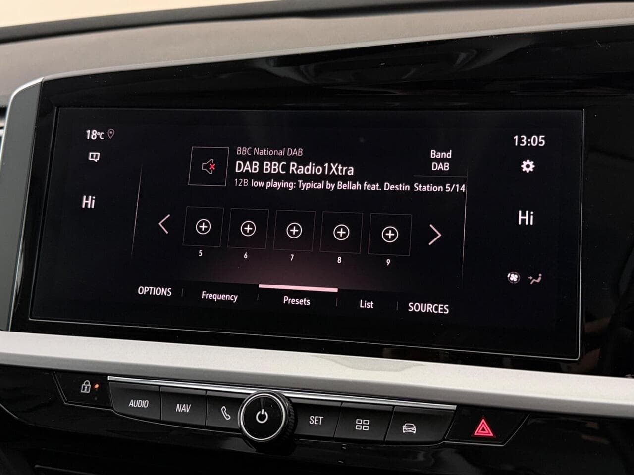 Vauxhall Grandland thumbnail Infotainment System