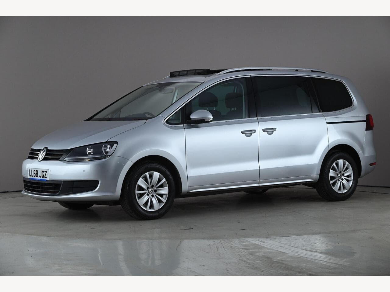 Volkswagen Sharan thumbnail Front Left