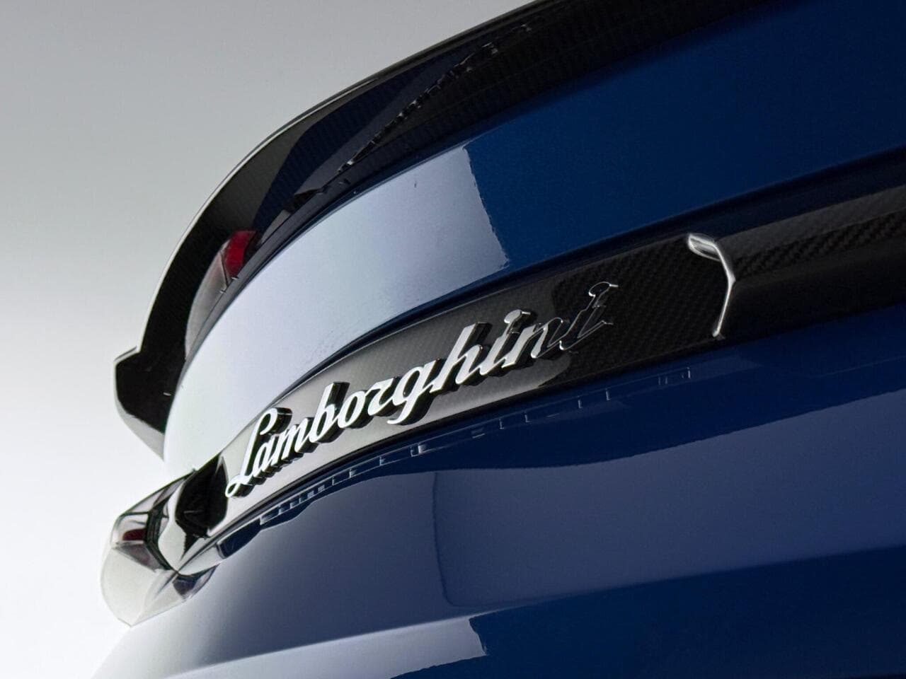Lamborghini Urus thumbnail Badge Exterior