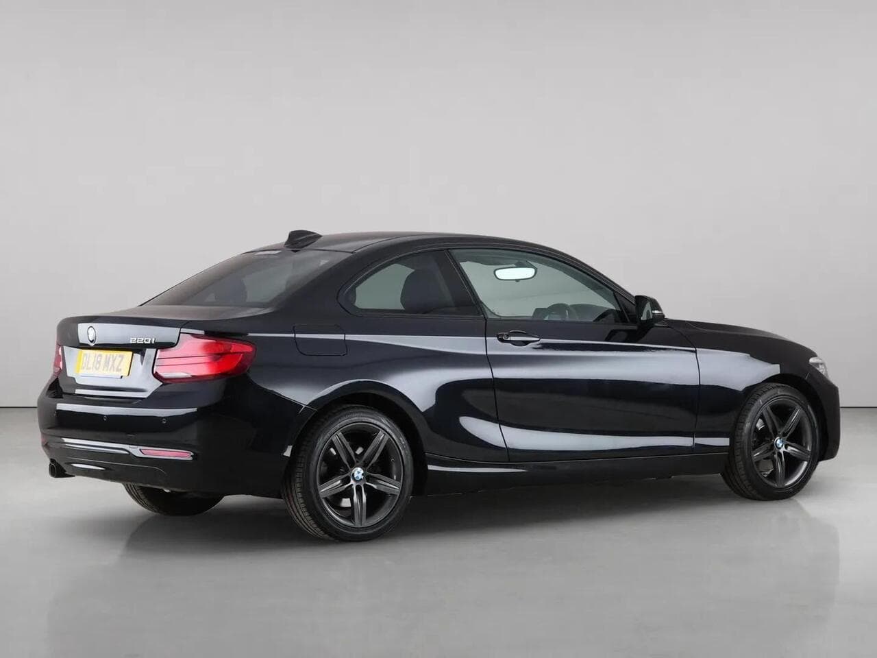 BMW 2 Series thumbnail Rear Right