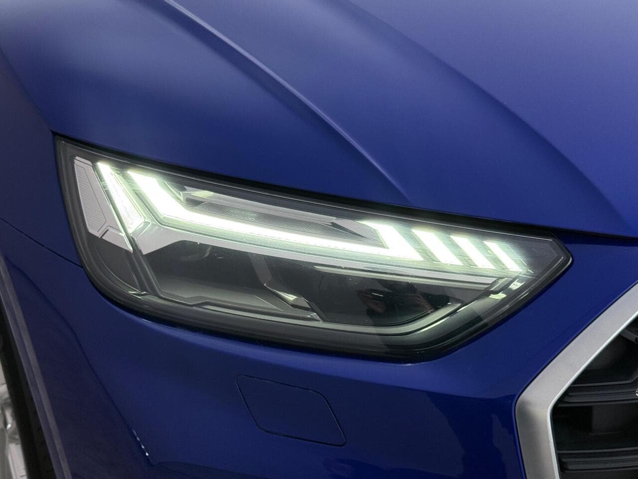 Audi Q5 thumbnail Lights Front
