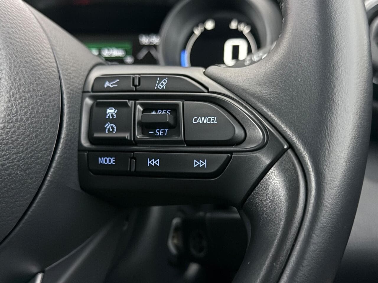 Toyota Yaris thumbnail Misc Controls