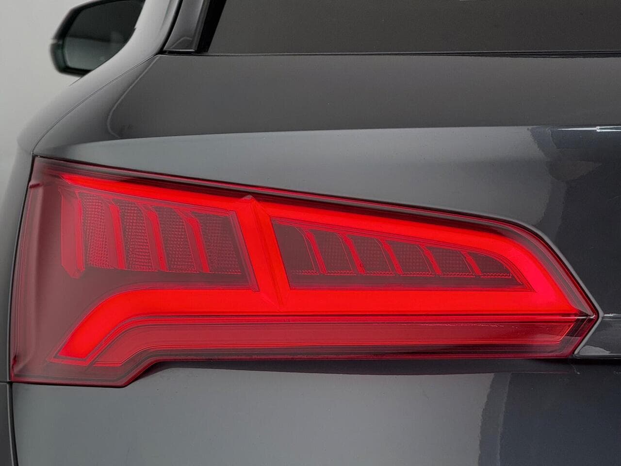 Audi Q5 thumbnail Lights Rear
