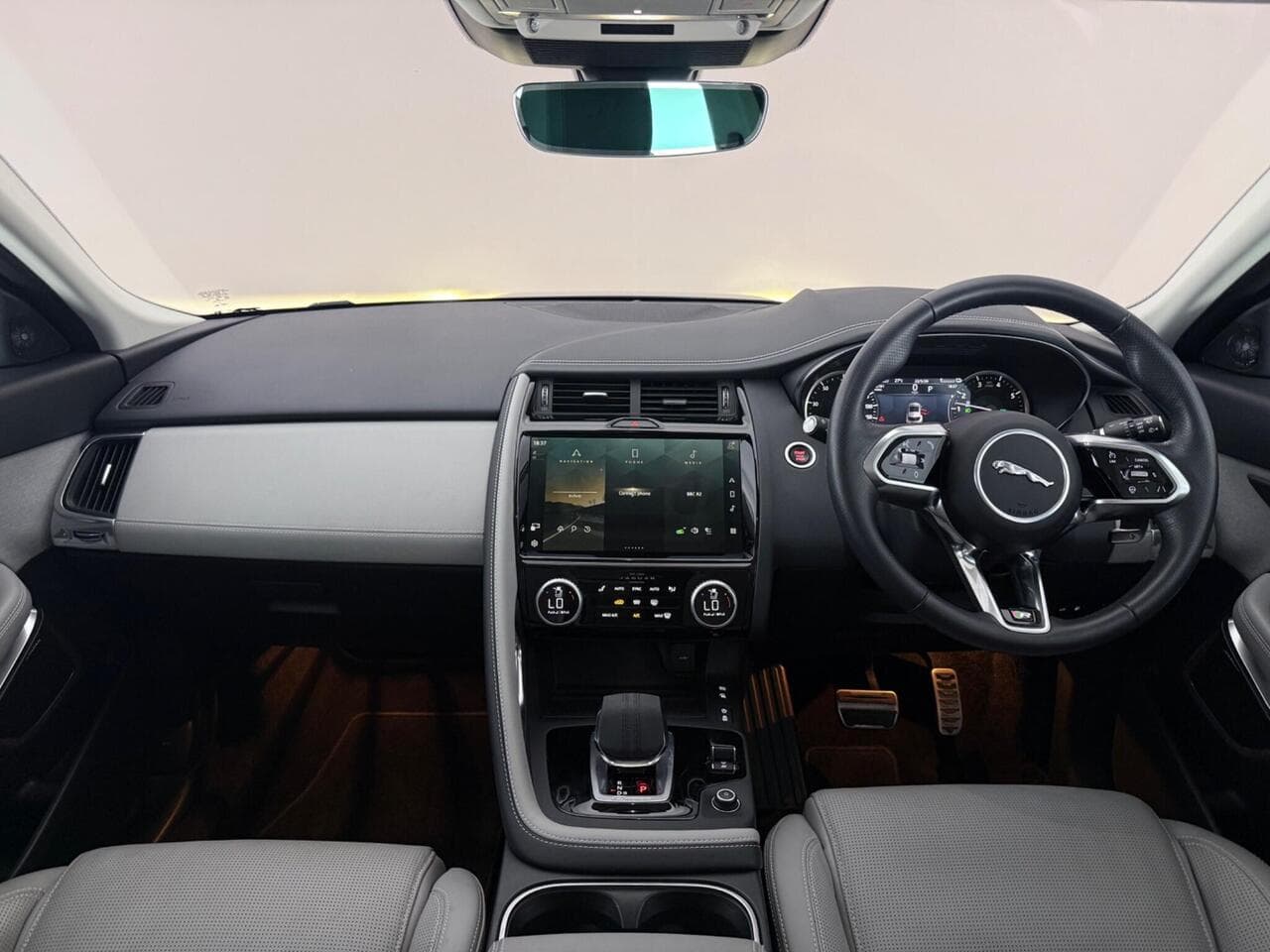 Jaguar E-PACE thumbnail Interior Front
