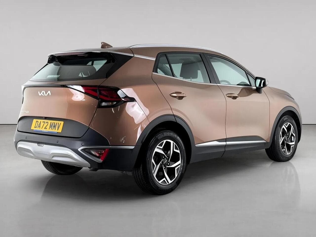 Kia Sportage thumbnail Rear Right