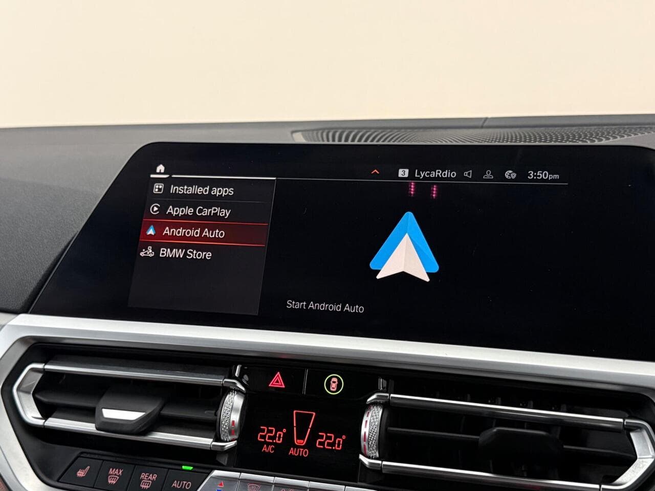 BMW 3 Series thumbnail Infotainment System