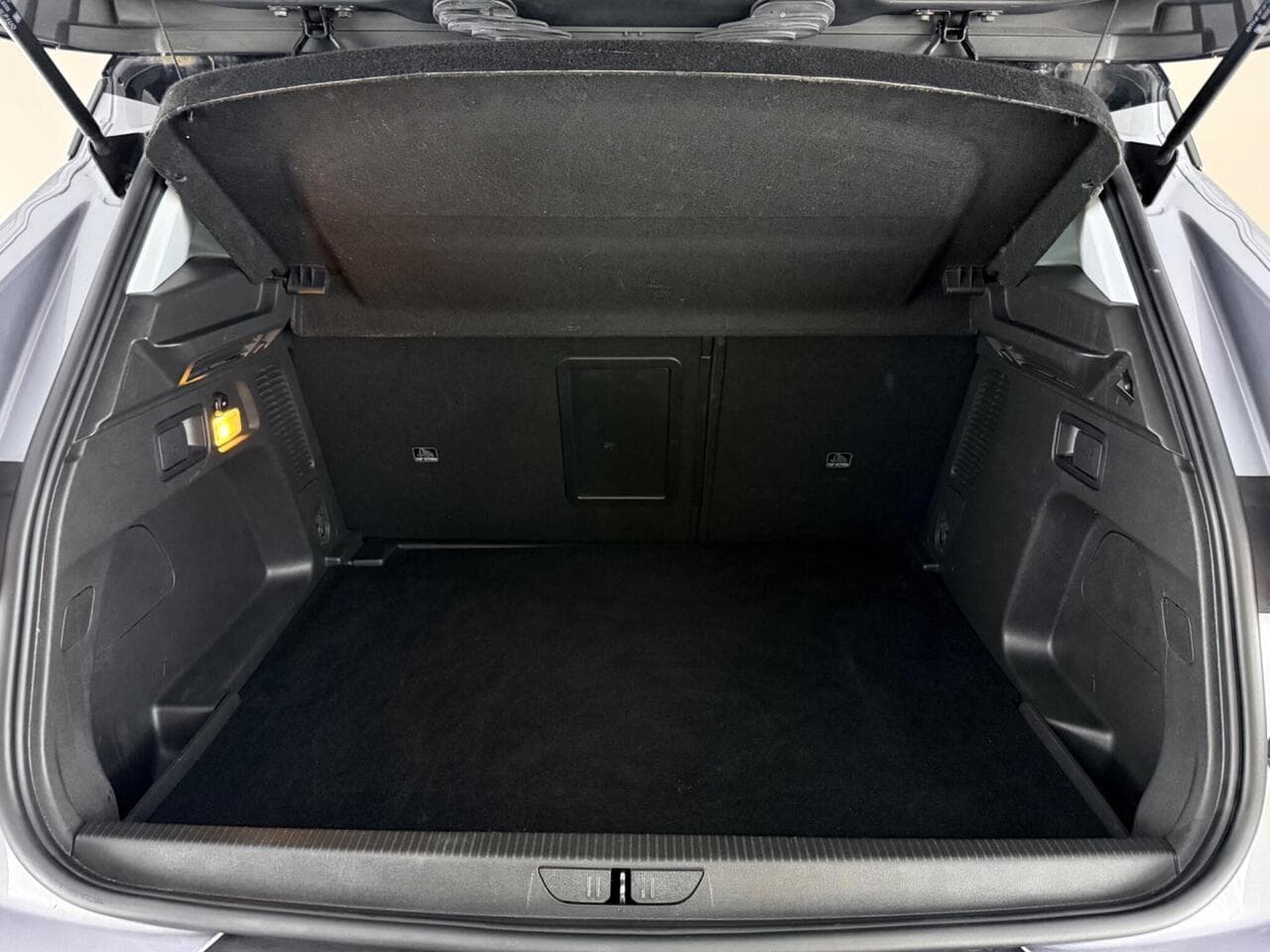 Vauxhall Grandland X thumbnail Boot