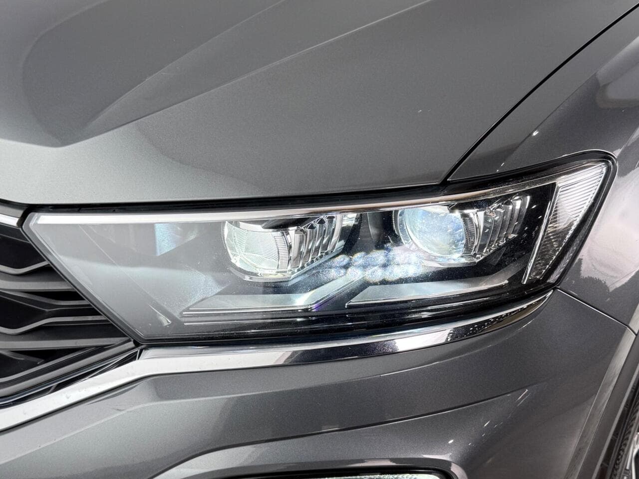 Volkswagen T-Roc thumbnail Lights Front