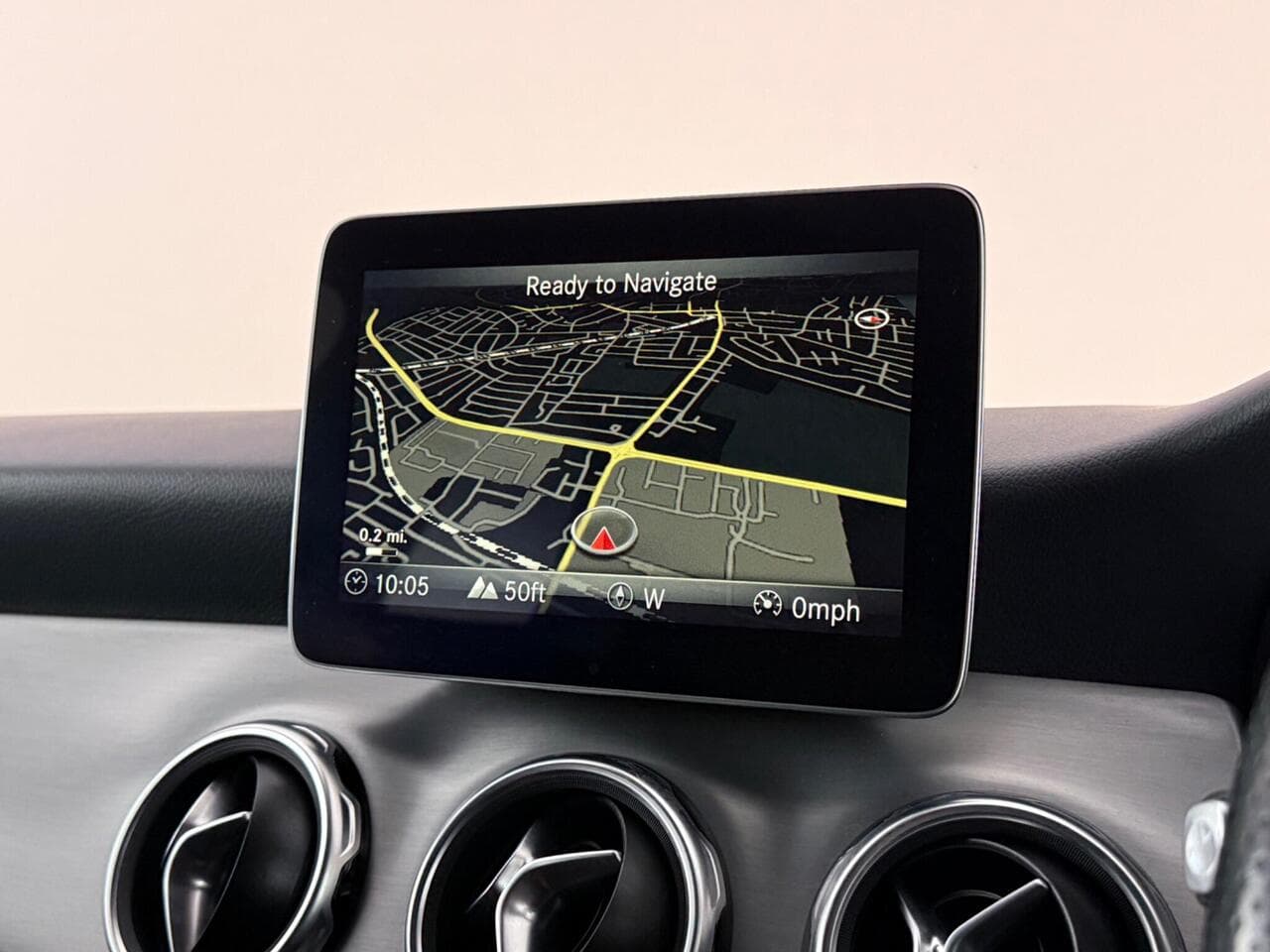 Mercedes-Benz GLA thumbnail Infotainment System