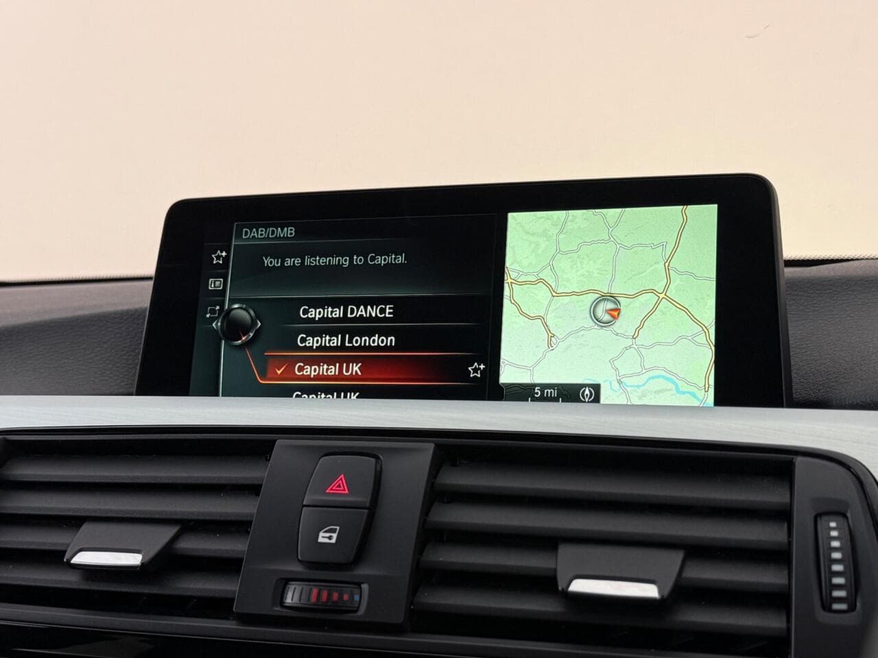 BMW 3 Series thumbnail Infotainment System