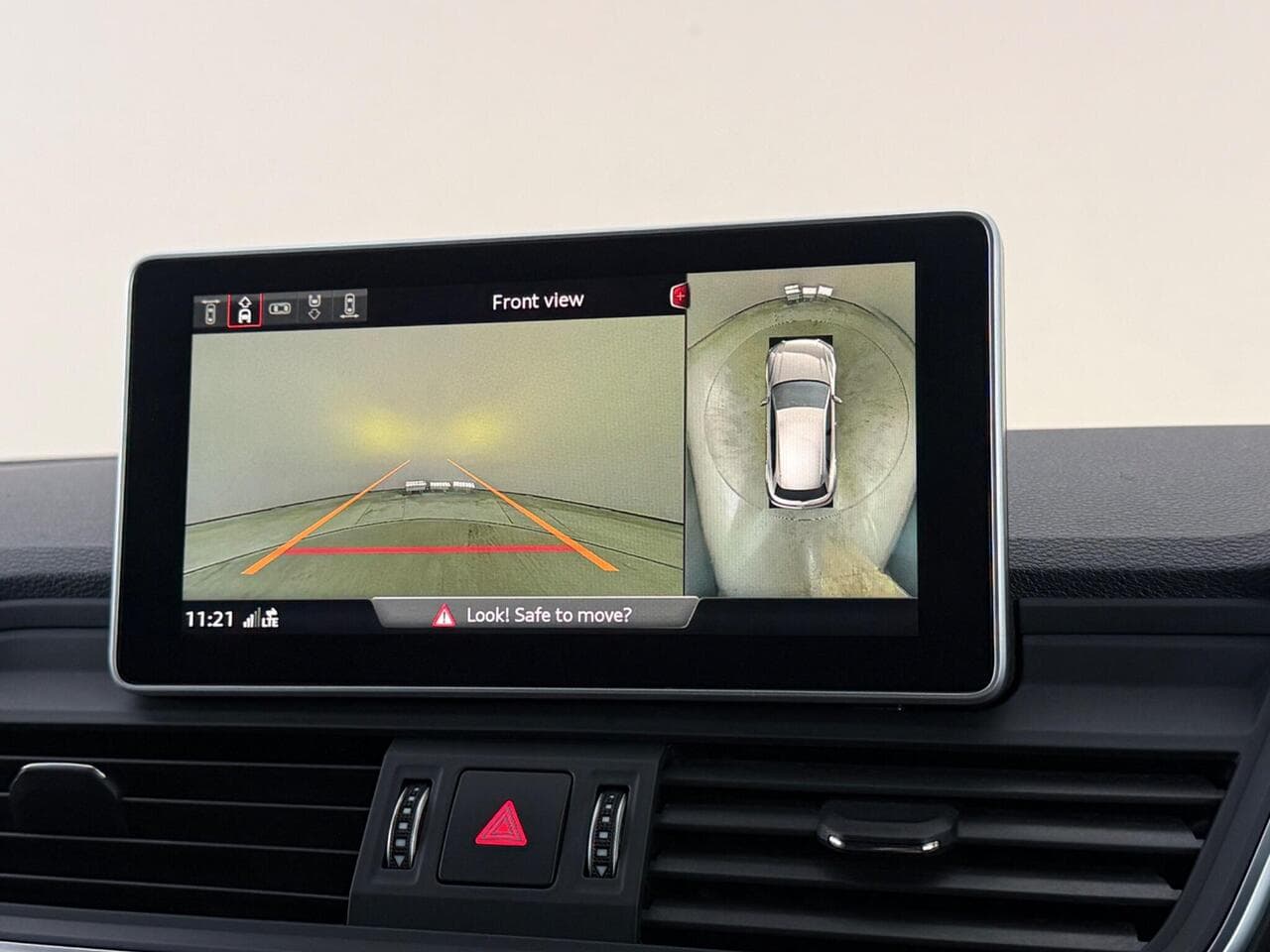 Audi Q5 thumbnail Infotainment System