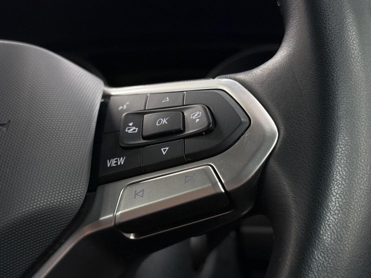 Volkswagen Tiguan thumbnail Misc Controls