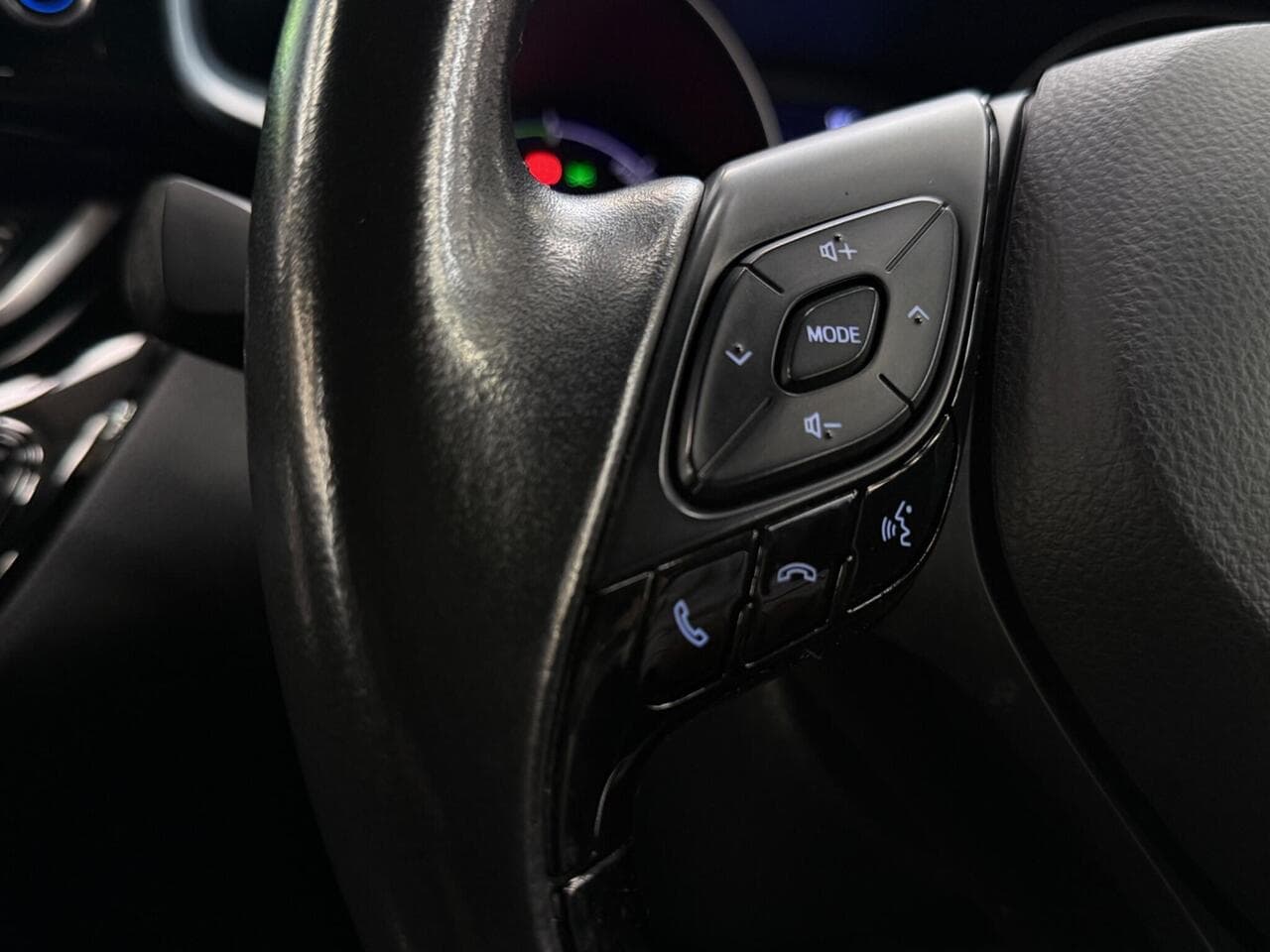 Toyota C-HR thumbnail Misc Controls