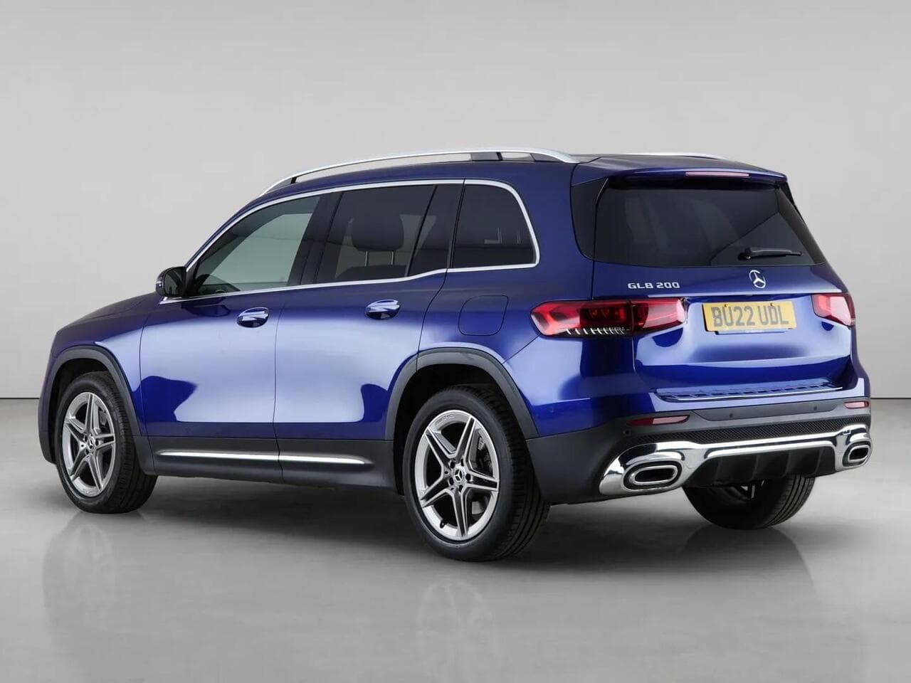 Mercedes-Benz GLB thumbnail Rear Left